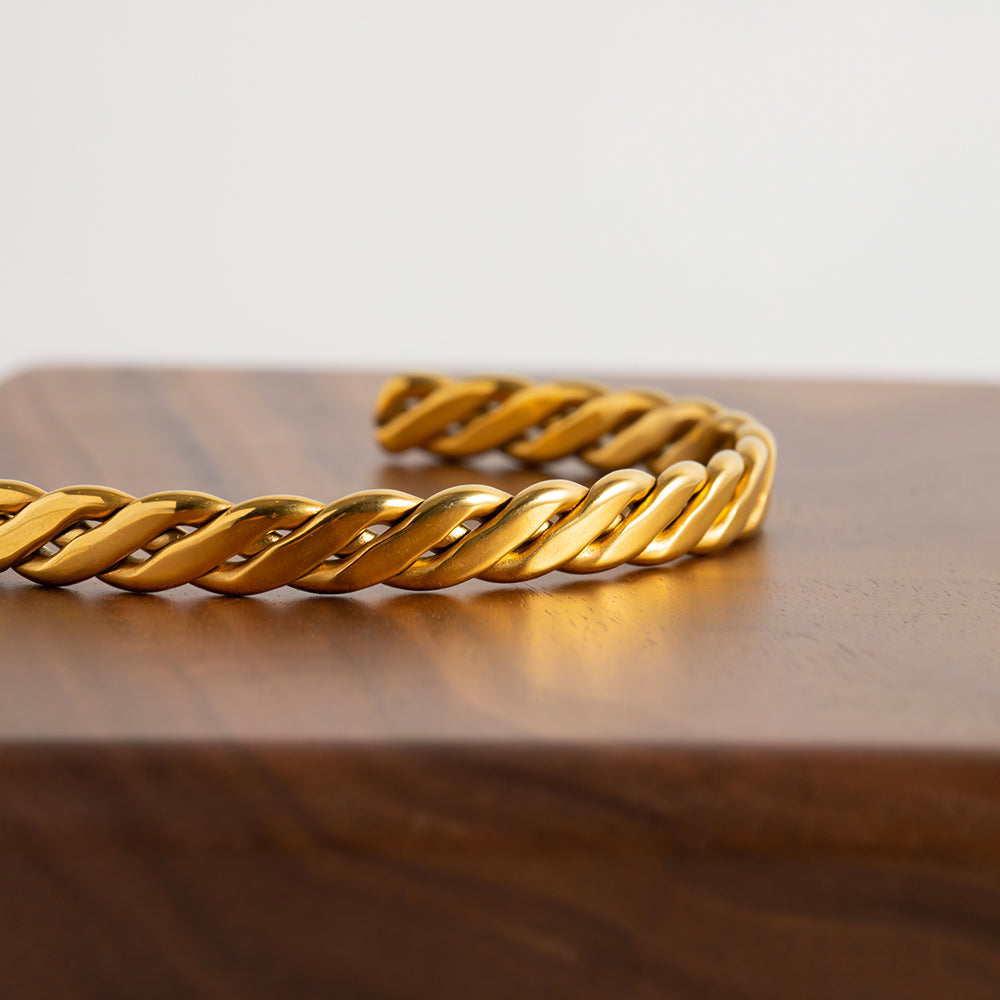 Stainless Steel Cuban Chain Bracelet - 18K Gold Plated Heavy Metal Texture