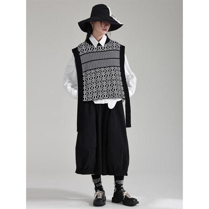 Black Irregular Pattern Knitting Vintage Vest