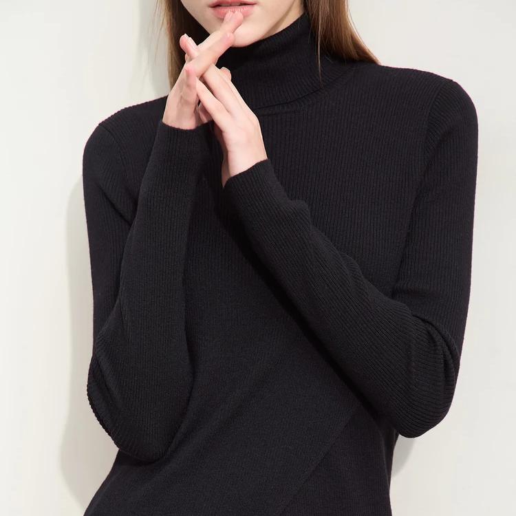 Minimalist Women's Turtleneck Sweater for Autumn