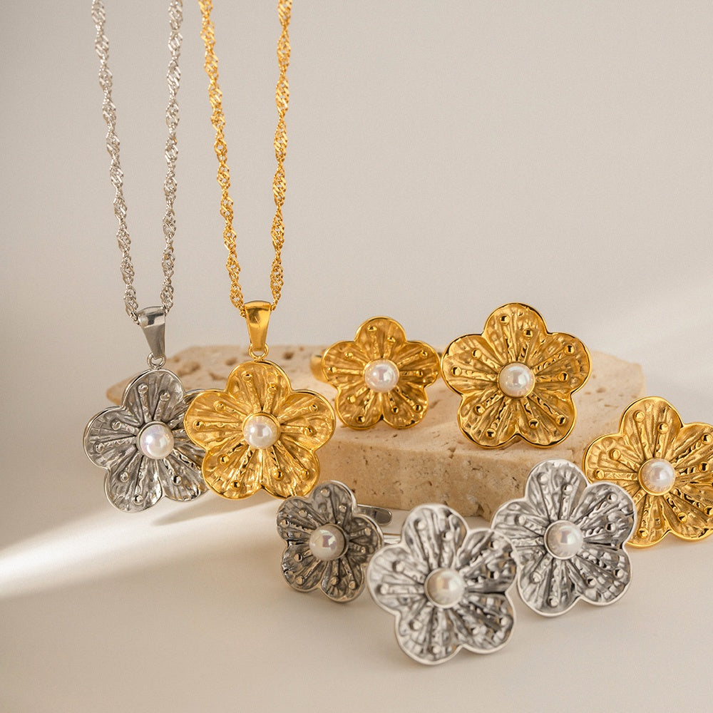 Stainless Steel Retro Flower Jewelry Set