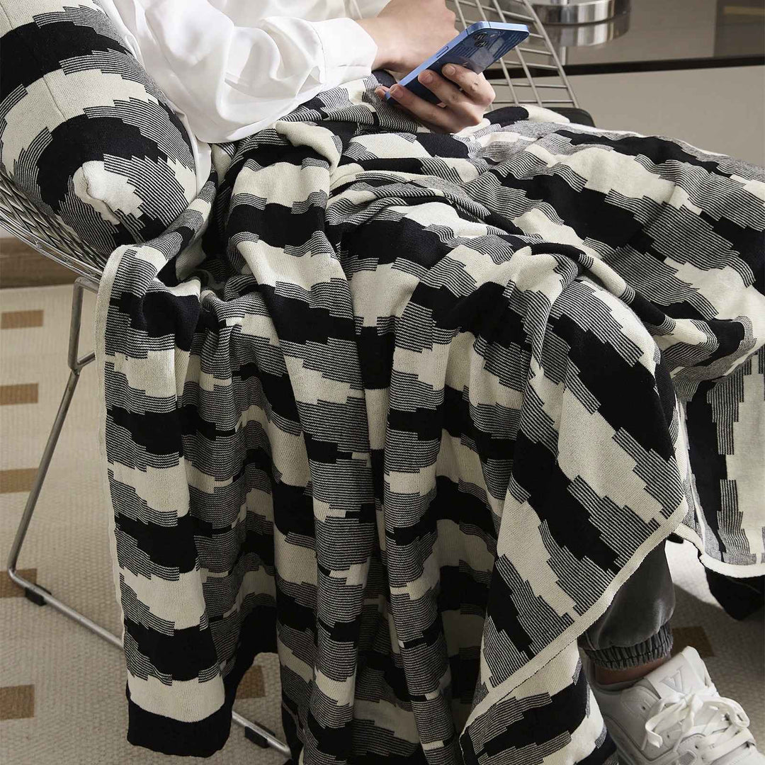 Elegant Pixel Style Plaid Cotton Throw Blanket