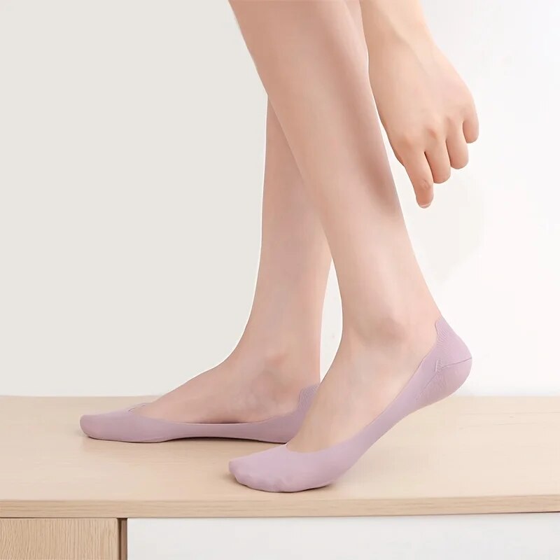 7 Pairs of Summer Ice Silk Invisible Socks - Cool & Breathable Non-Slip Design