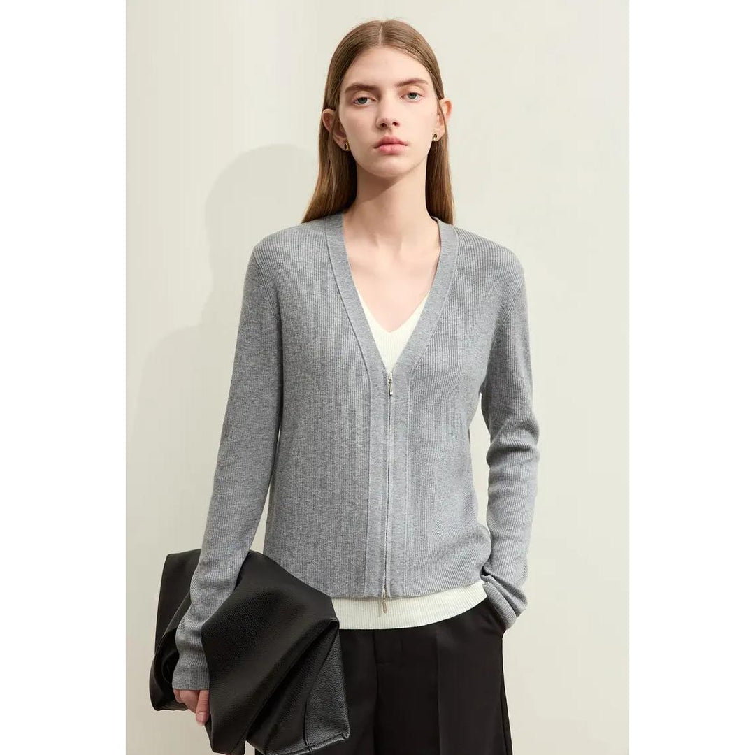 V-Neck Contrast Color Knitwear for Women