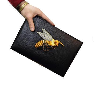 Bee Embroidered Men's Handheld Envelope Bag - Trendha
