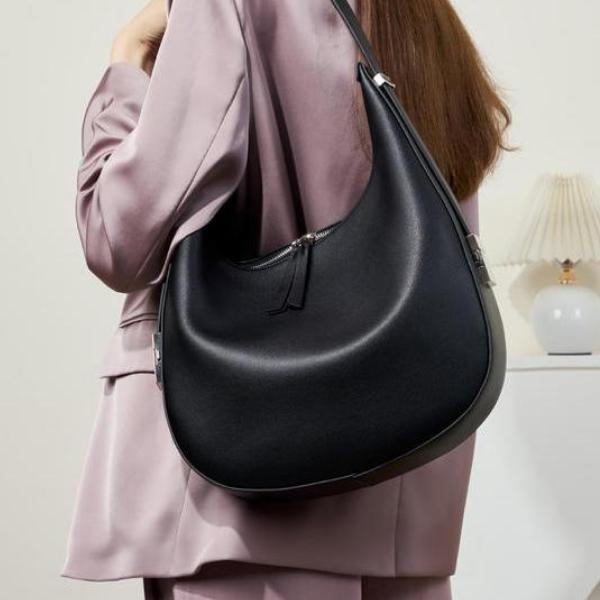 Luxurious Soft Leather Crossbody Bag - Large Capacity Moon Bag for Women