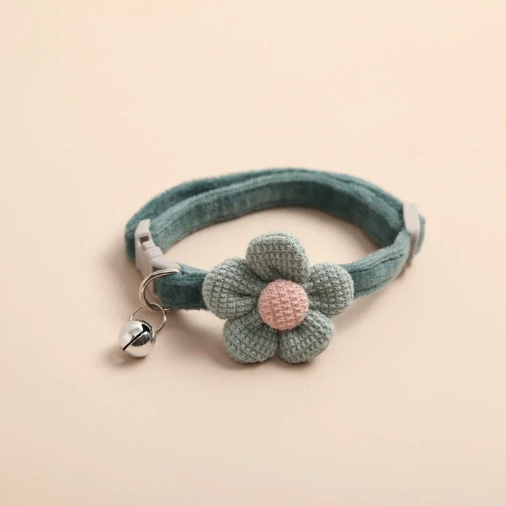 Adjustable Cat Collar with Cute Flower and Bell