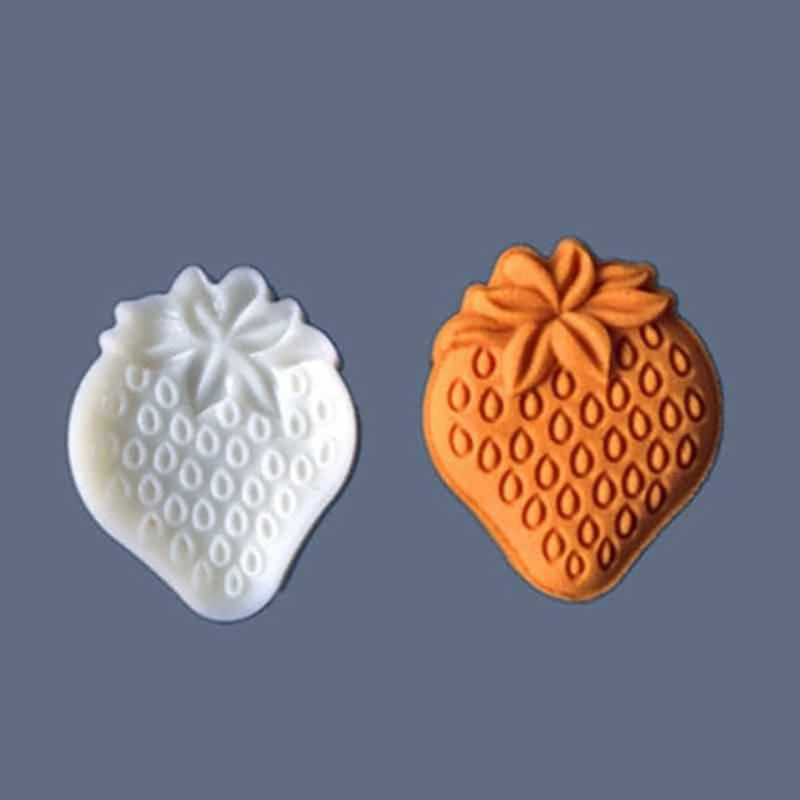 Chocolate Cutter Stamp in Strawberry Shape - Trendha
